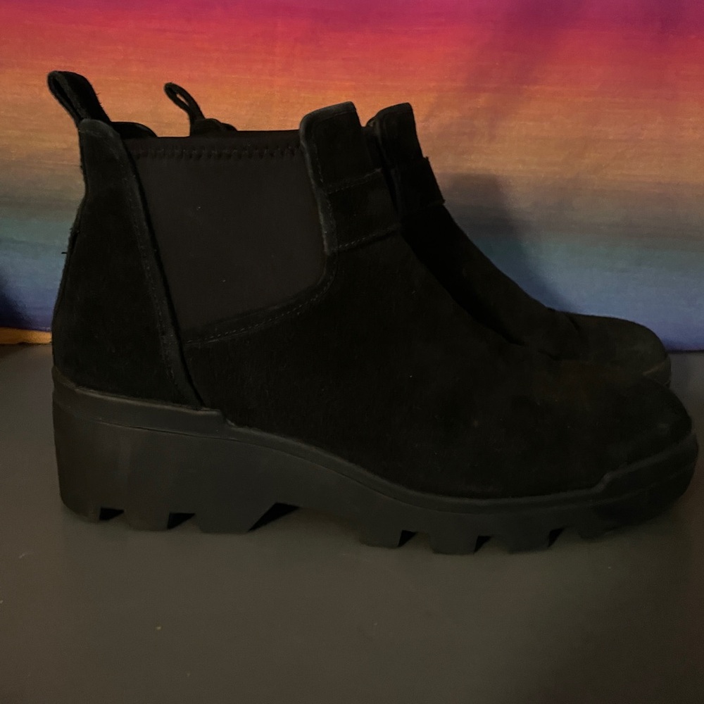 Eileen Fisher Splash Waterproof Black Suede Lug Booties Size 8